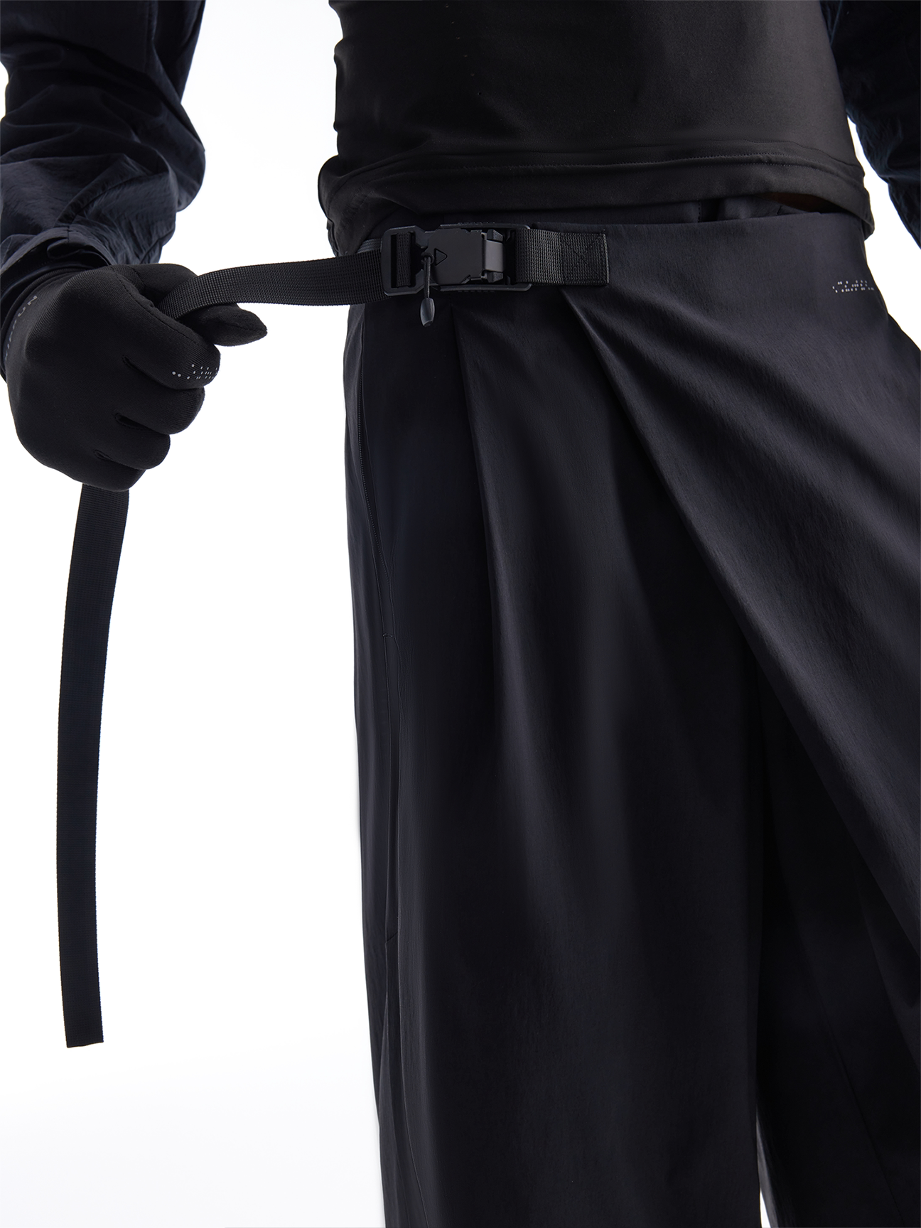 Buckle nylon trousers