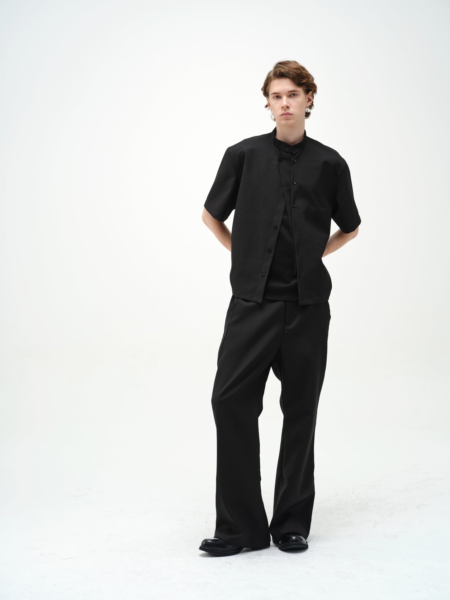 Double placket shaped short sleeve shirt