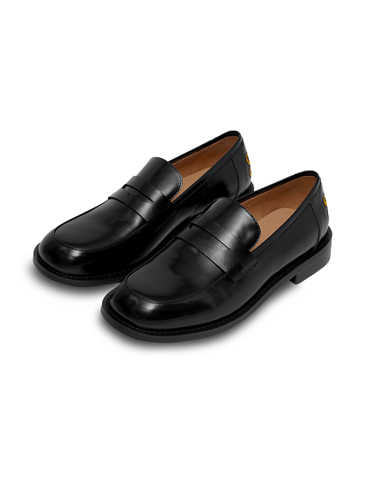 Oil wax cowhide smiley face embroidered loafers