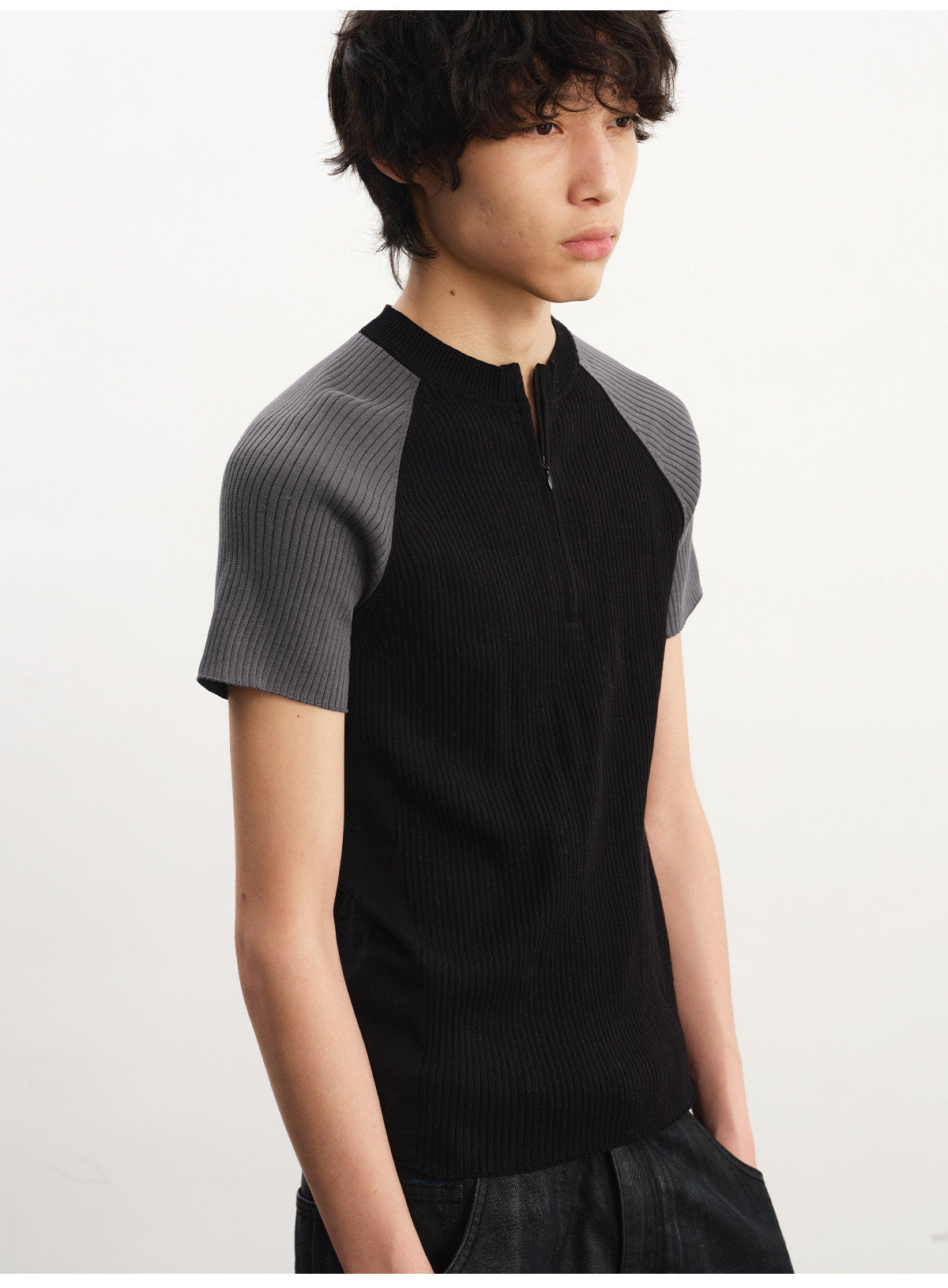 Half-zip raglan short-sleeve T-shirt