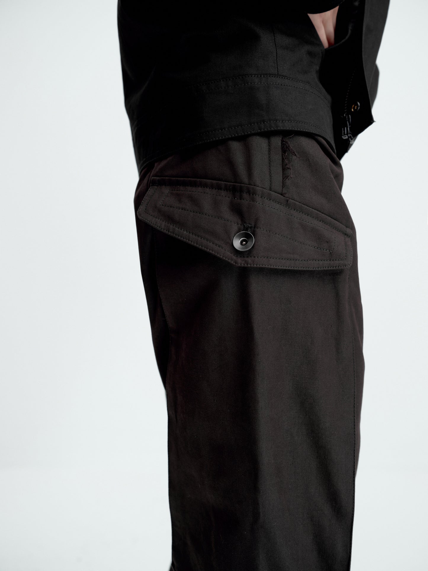 Stitching straight-leg cargo pants