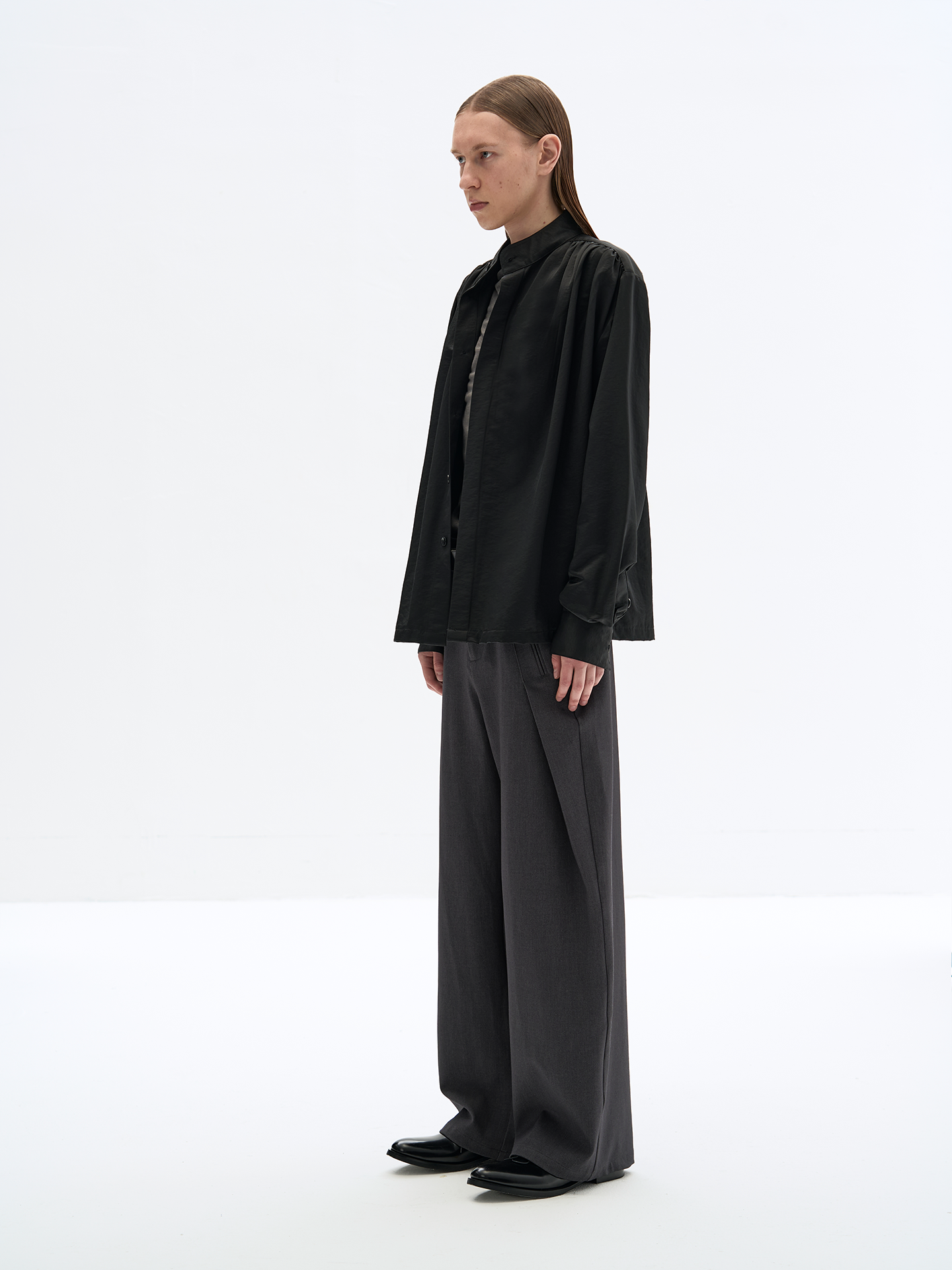 Shoulder pleats long sleeve shirt