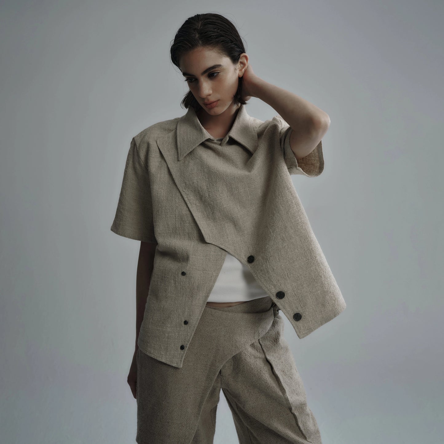 "Accumulation" linen multi-form short-sleeve shirt