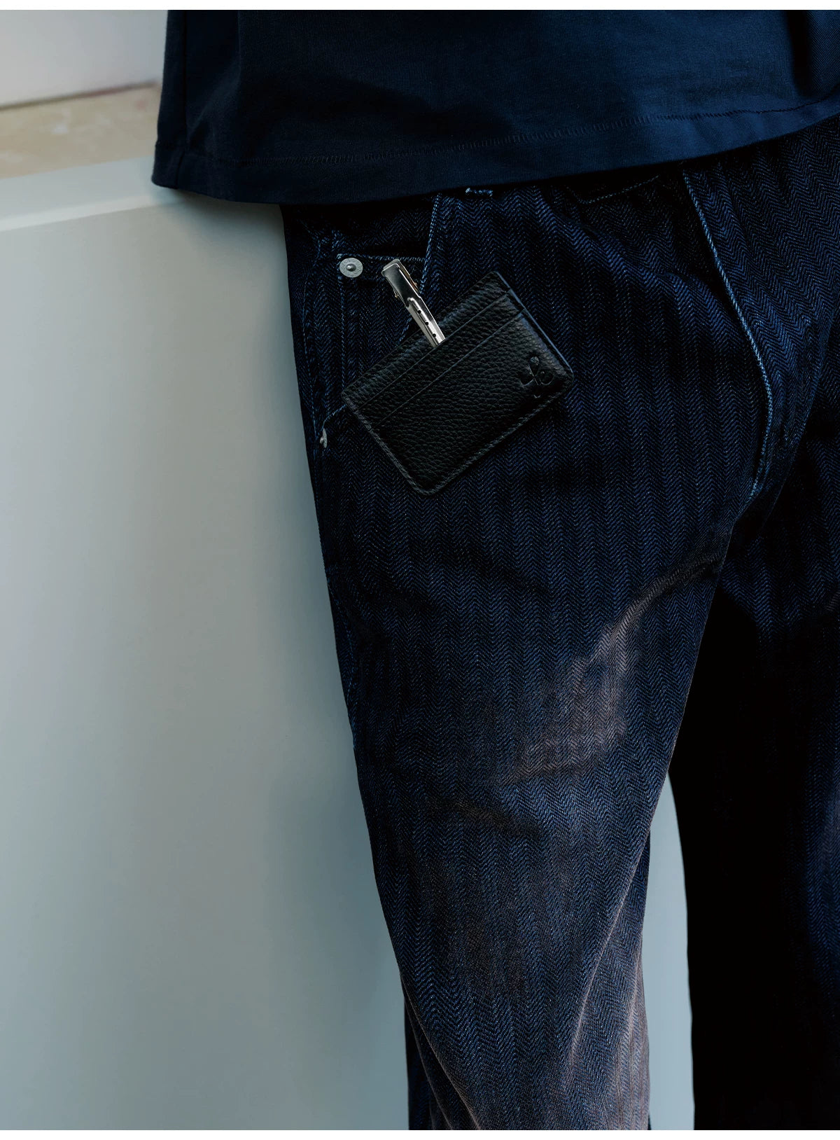 Magnetic cowhide double-layer card pack