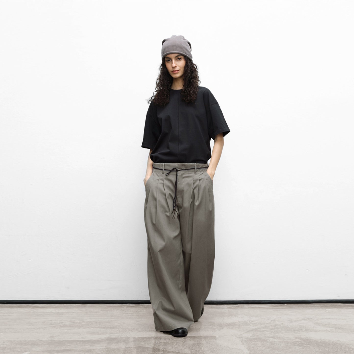 Multi-pleated loose wide-leg trousers