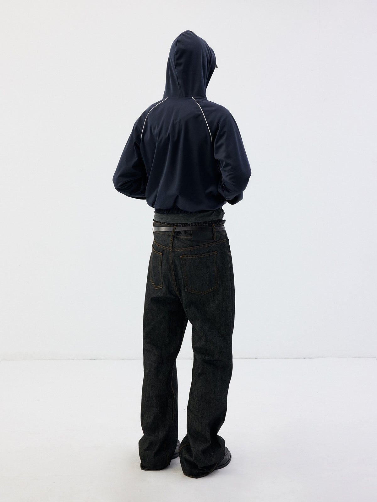 Hooded zip-up sports jacket