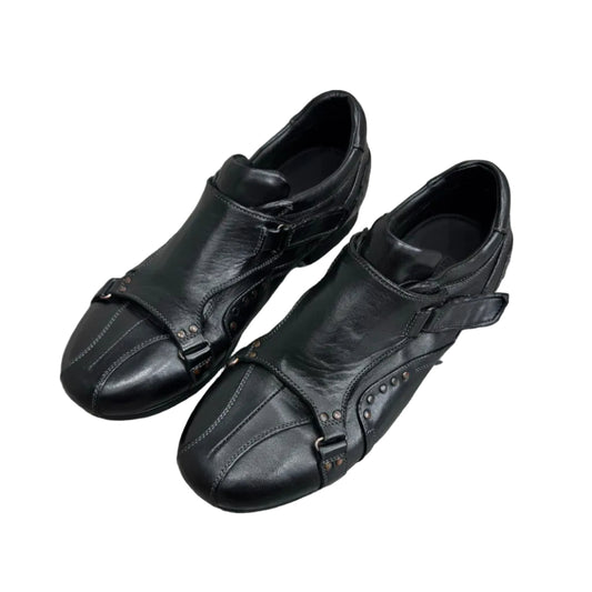 Washed rivet motorcycle shoes