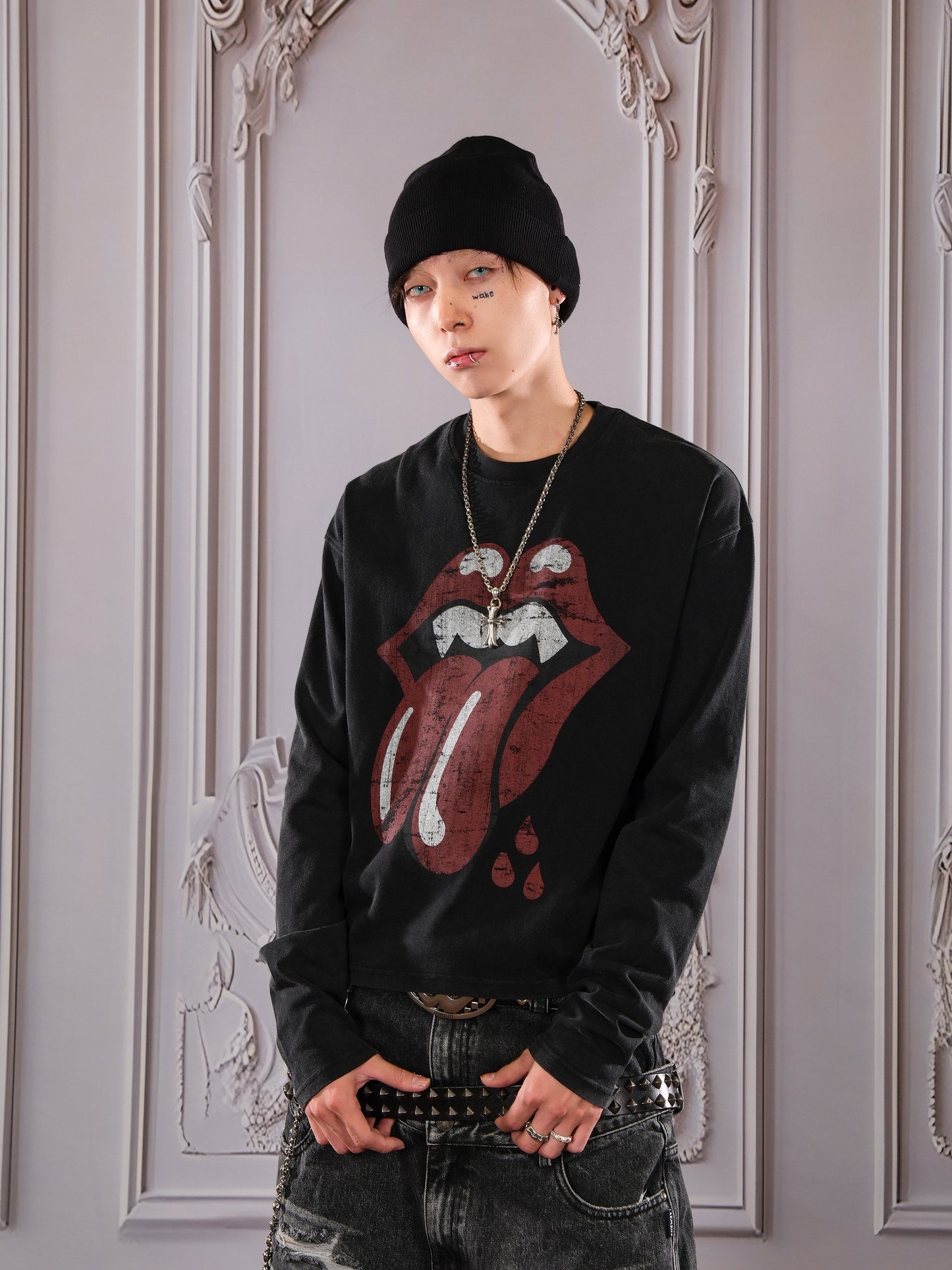 Tongue Spoof Distressed T-shirt