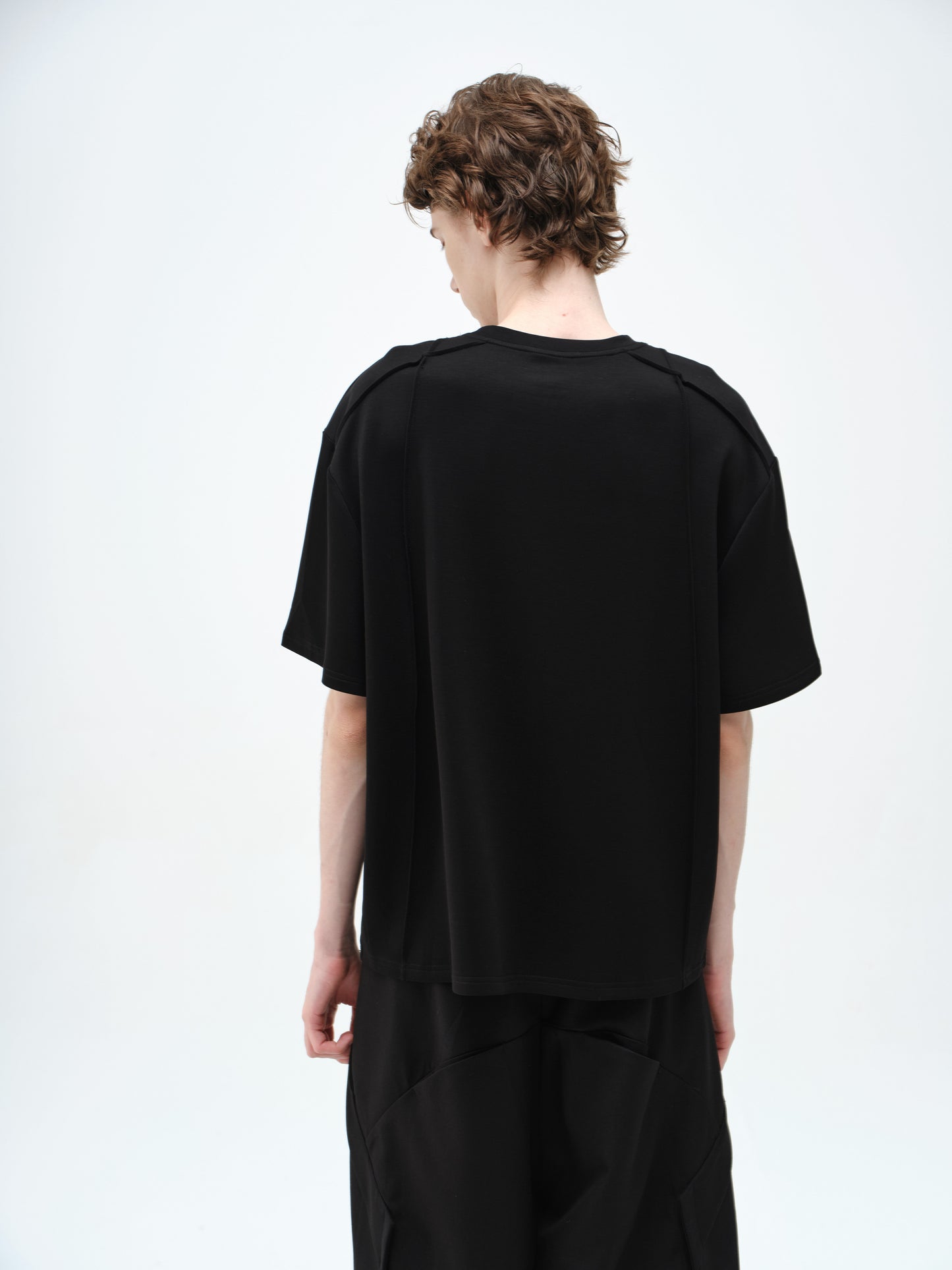 Structure division short sleeve t-shirt