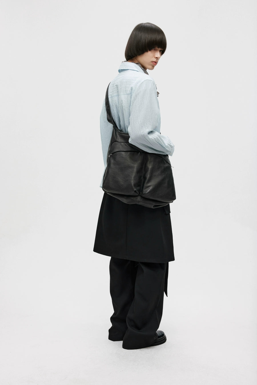 COMMUTER LEATHER SHOULDER BAG