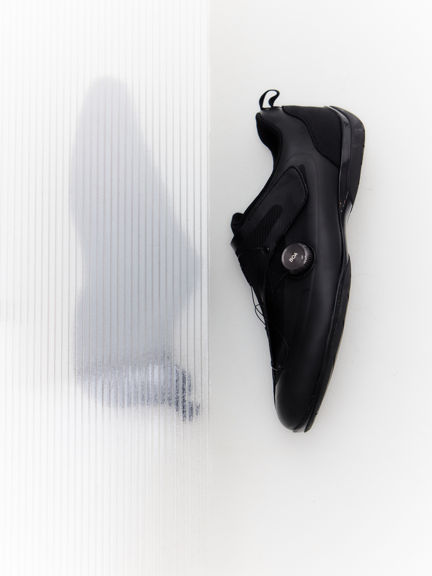 Rotate knob racing shoes