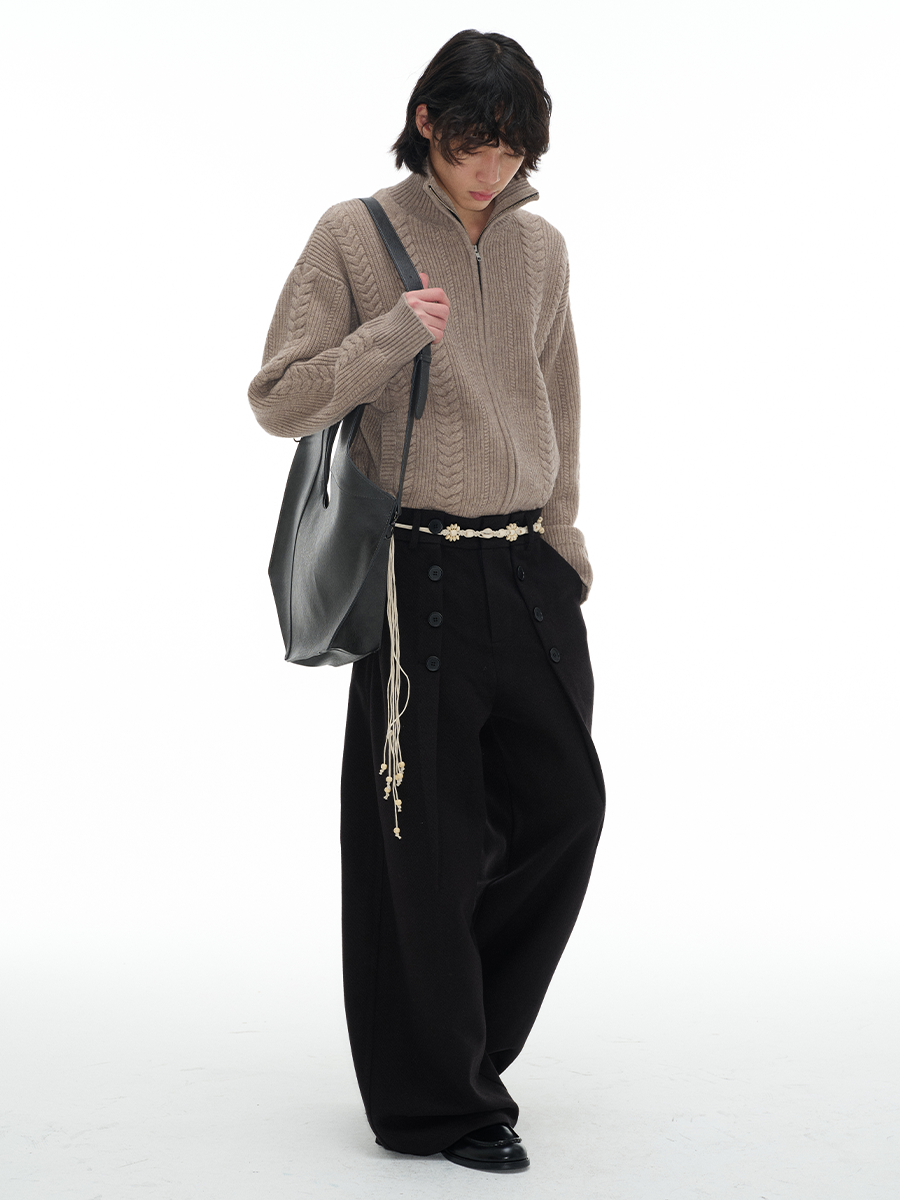 Button pleated trousers