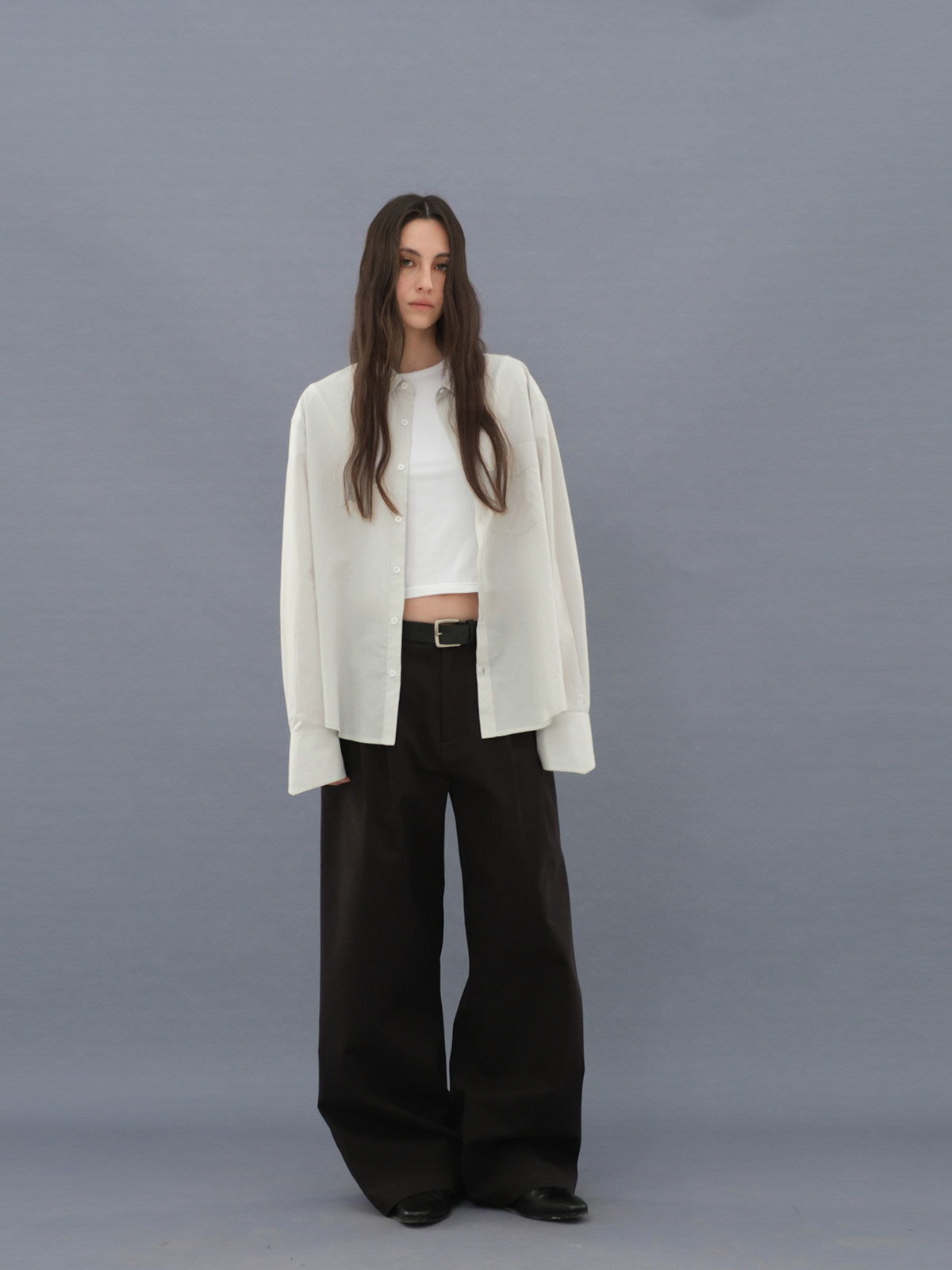 Curved pocket trousers