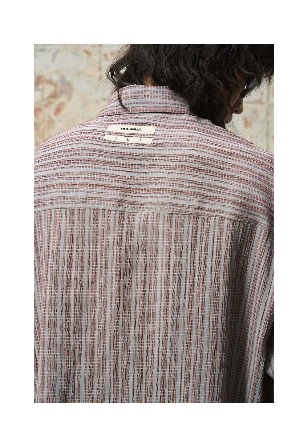 "commuting" pleated short-sleeved shirt