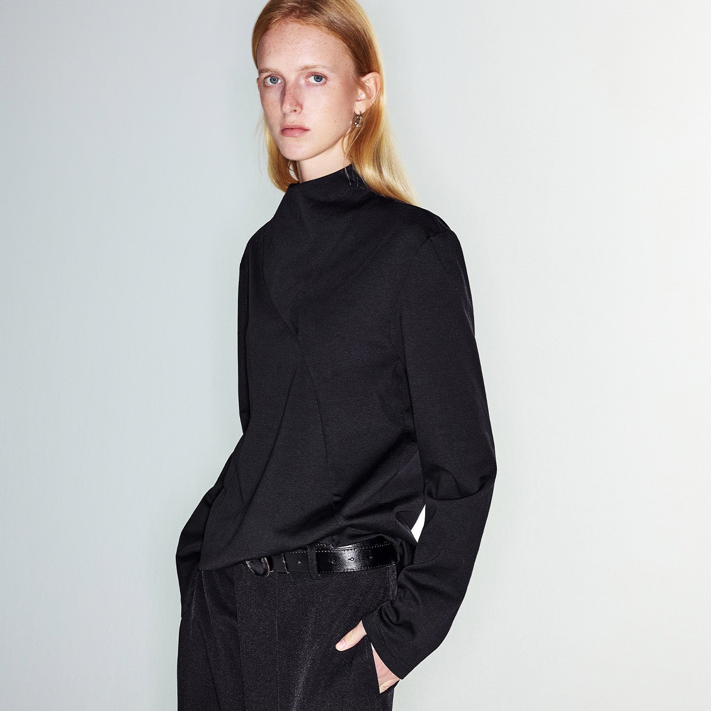 Flag-shaped long-sleeved T-shirt