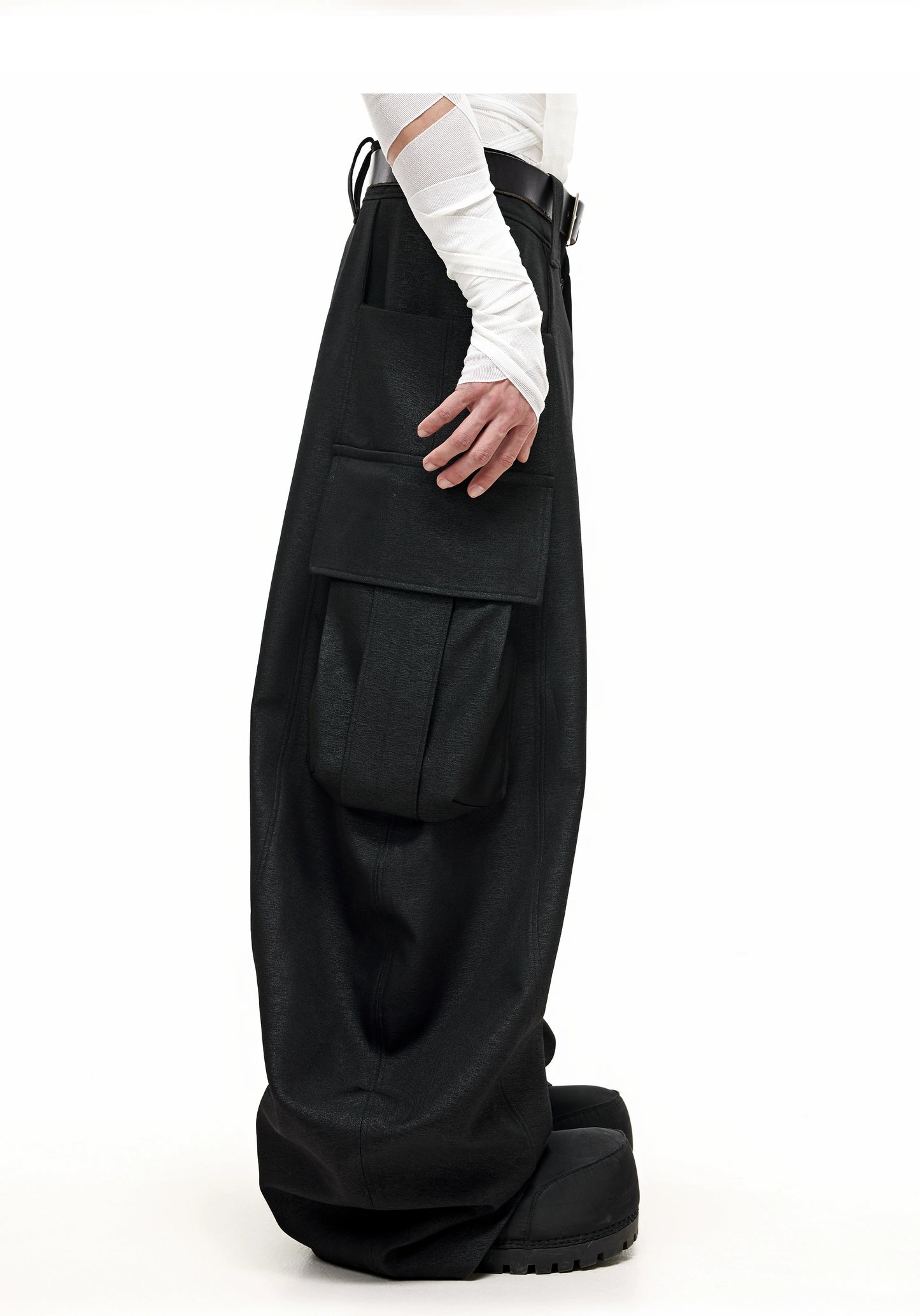 Large Pocket Draped Trouser