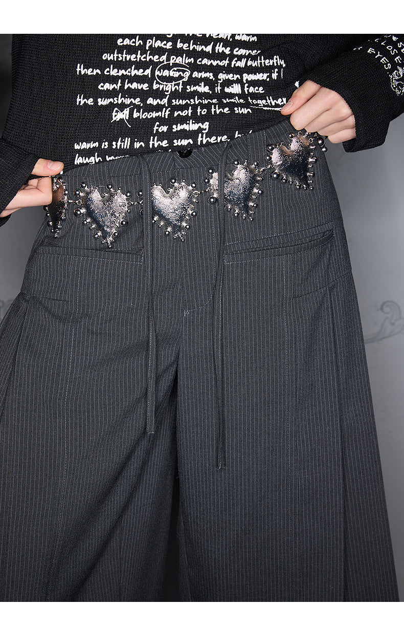 Loose-leaf pleated lace-up striped shorts
