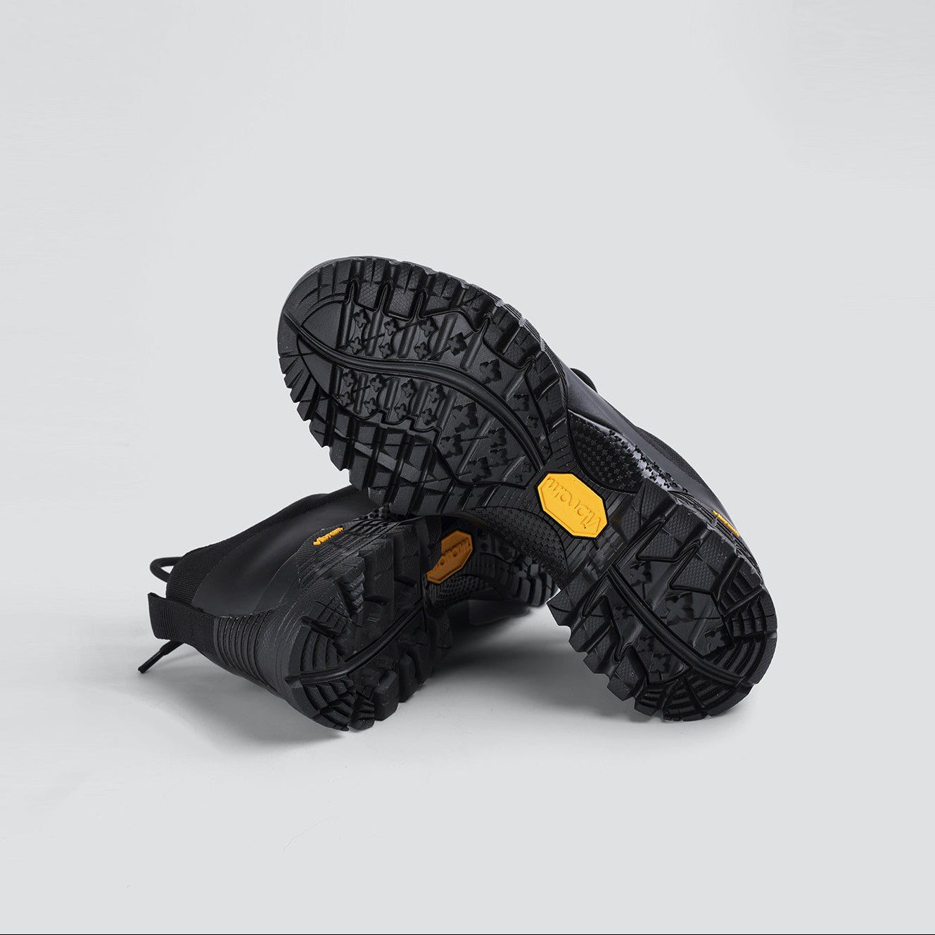 Diagonal Lace-up Hiking Sneaker