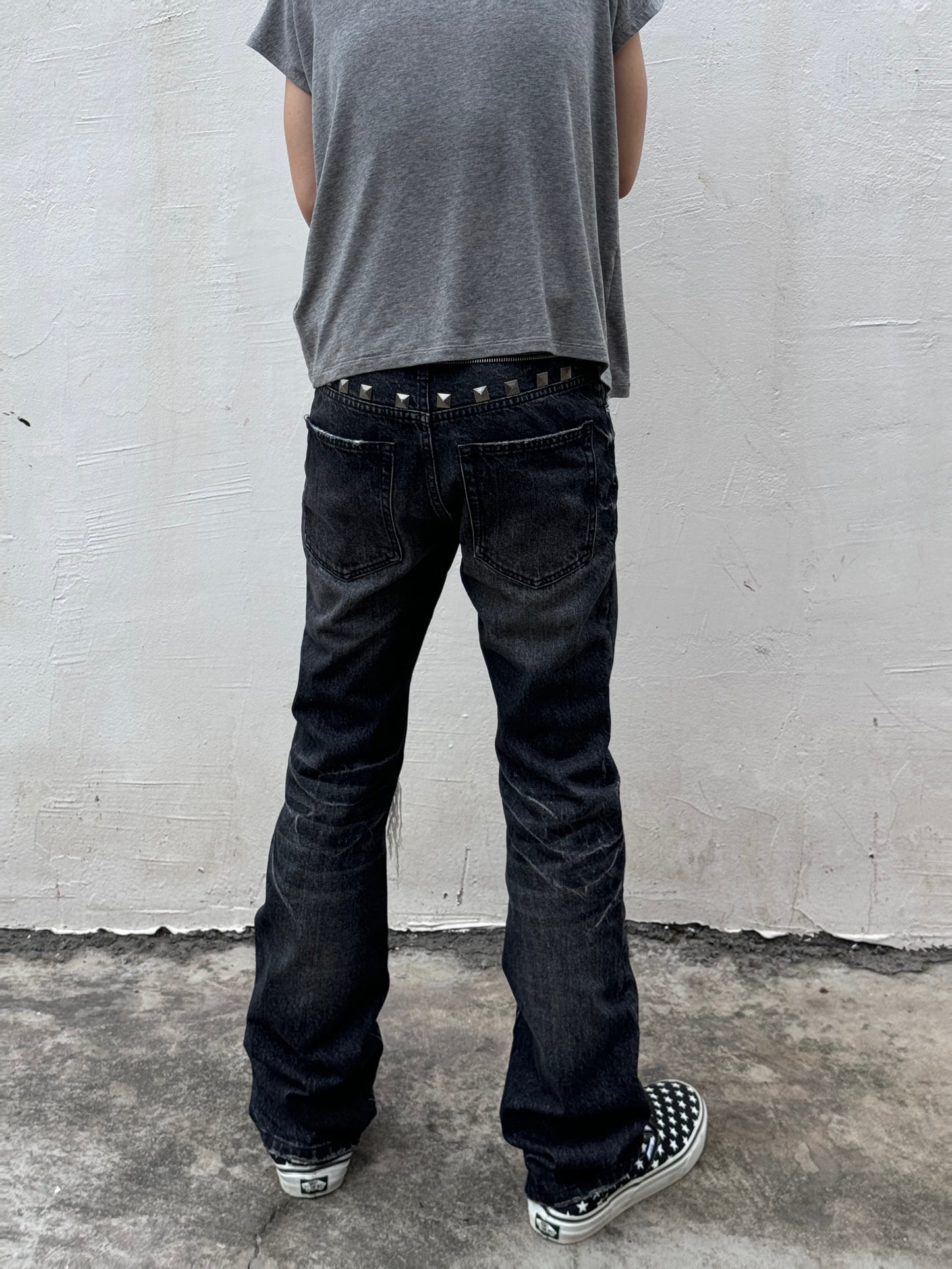 Vintage destroy skinny studded jeans