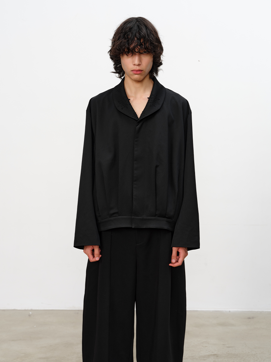 Carved Collar Pleated Jacket