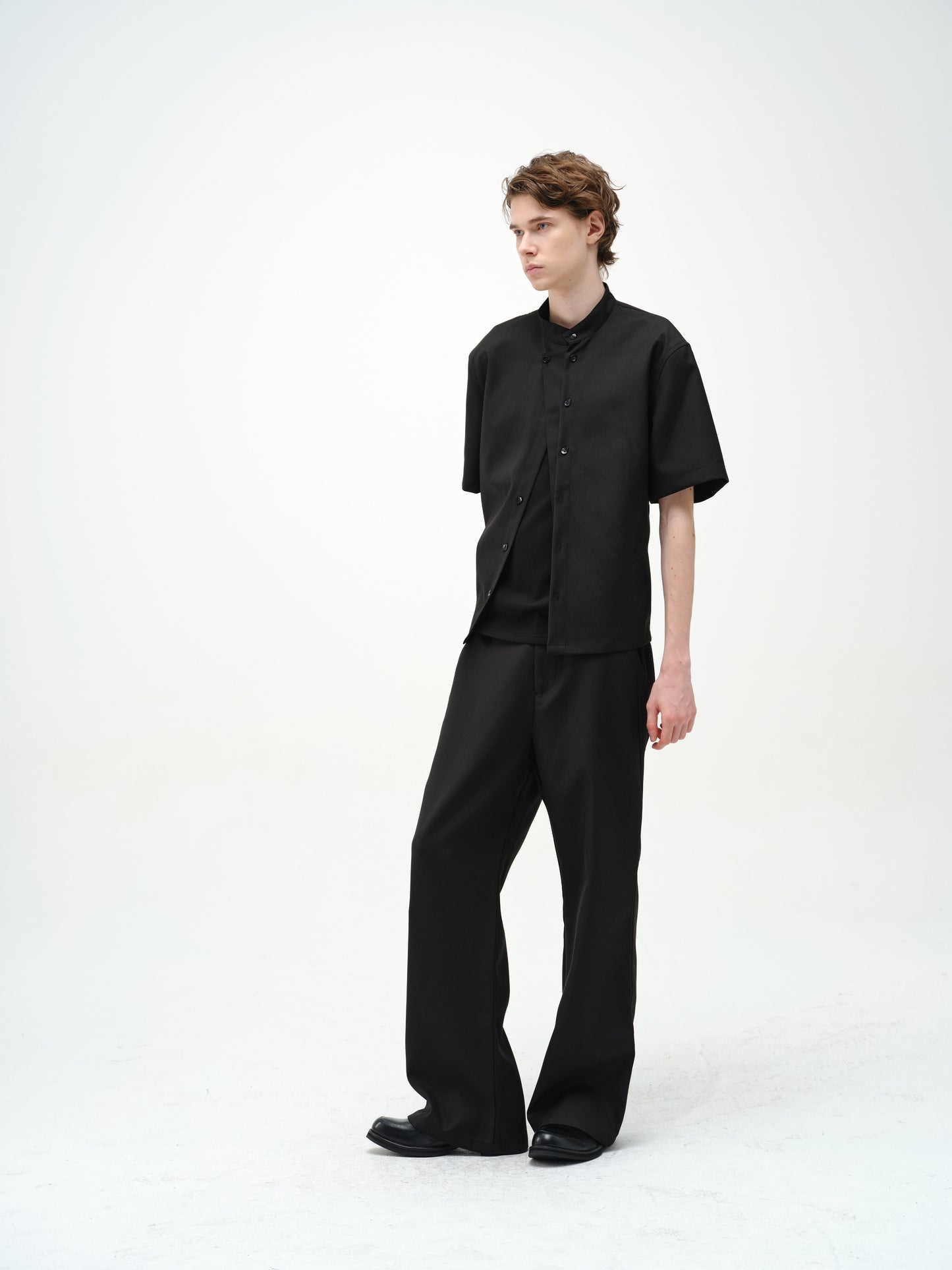 Double placket shaped short sleeve shirt