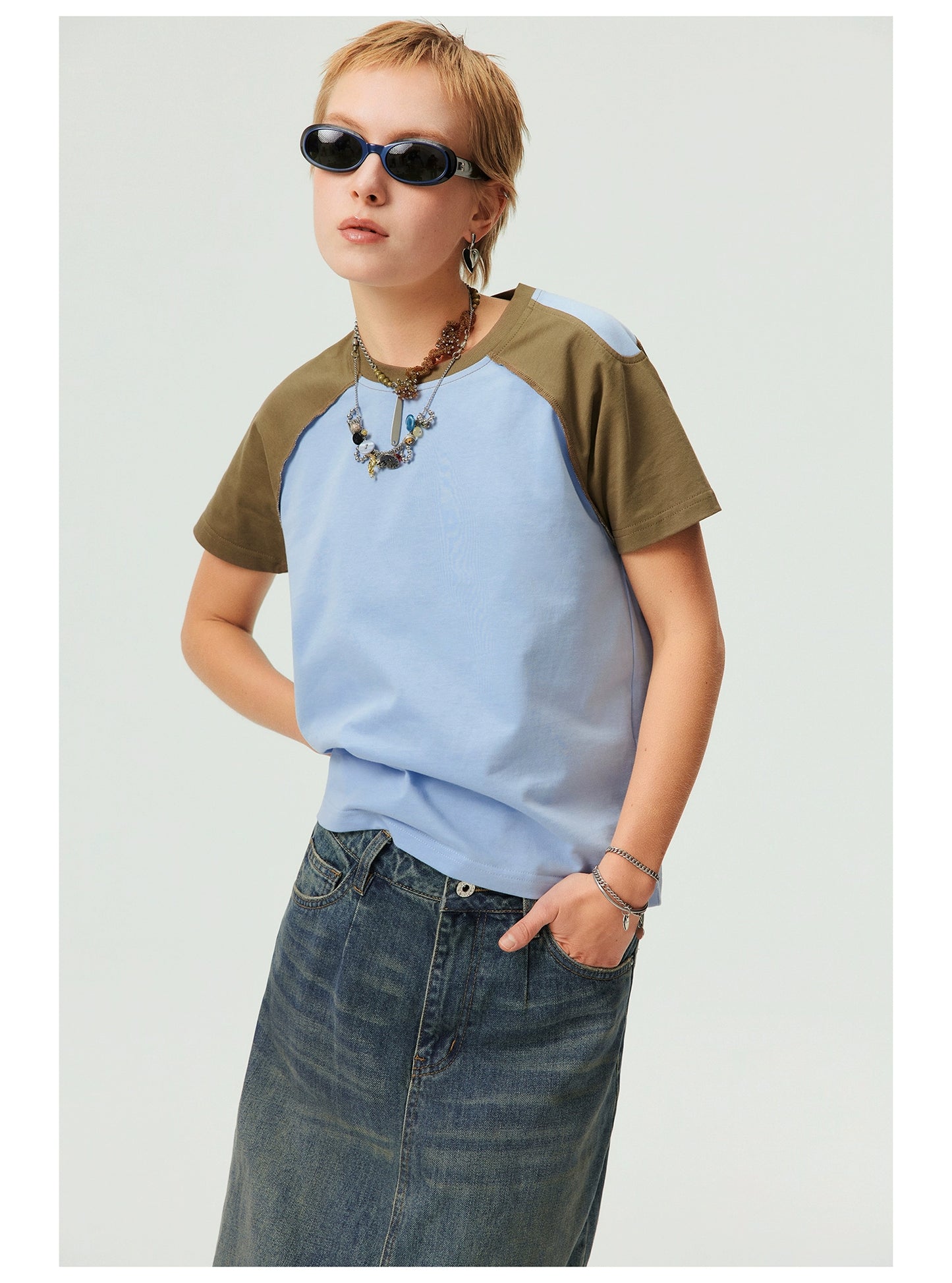 Cut-out panel raglan short sleeve T-shirt