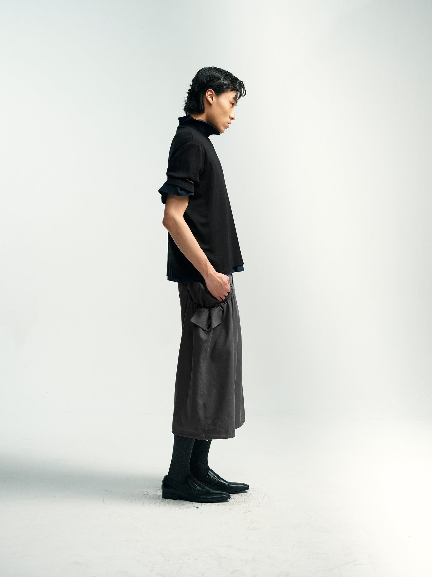 Contraction Drawstring Pocket Capri Pants