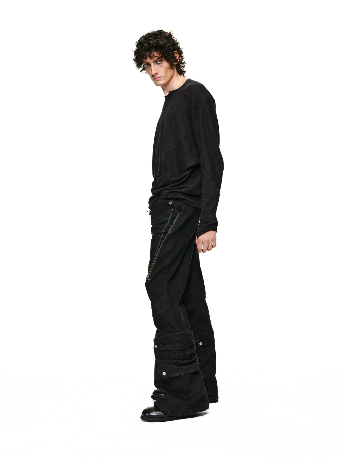 SPIRAL DISTRESSED LONG-SLEEVE TEE