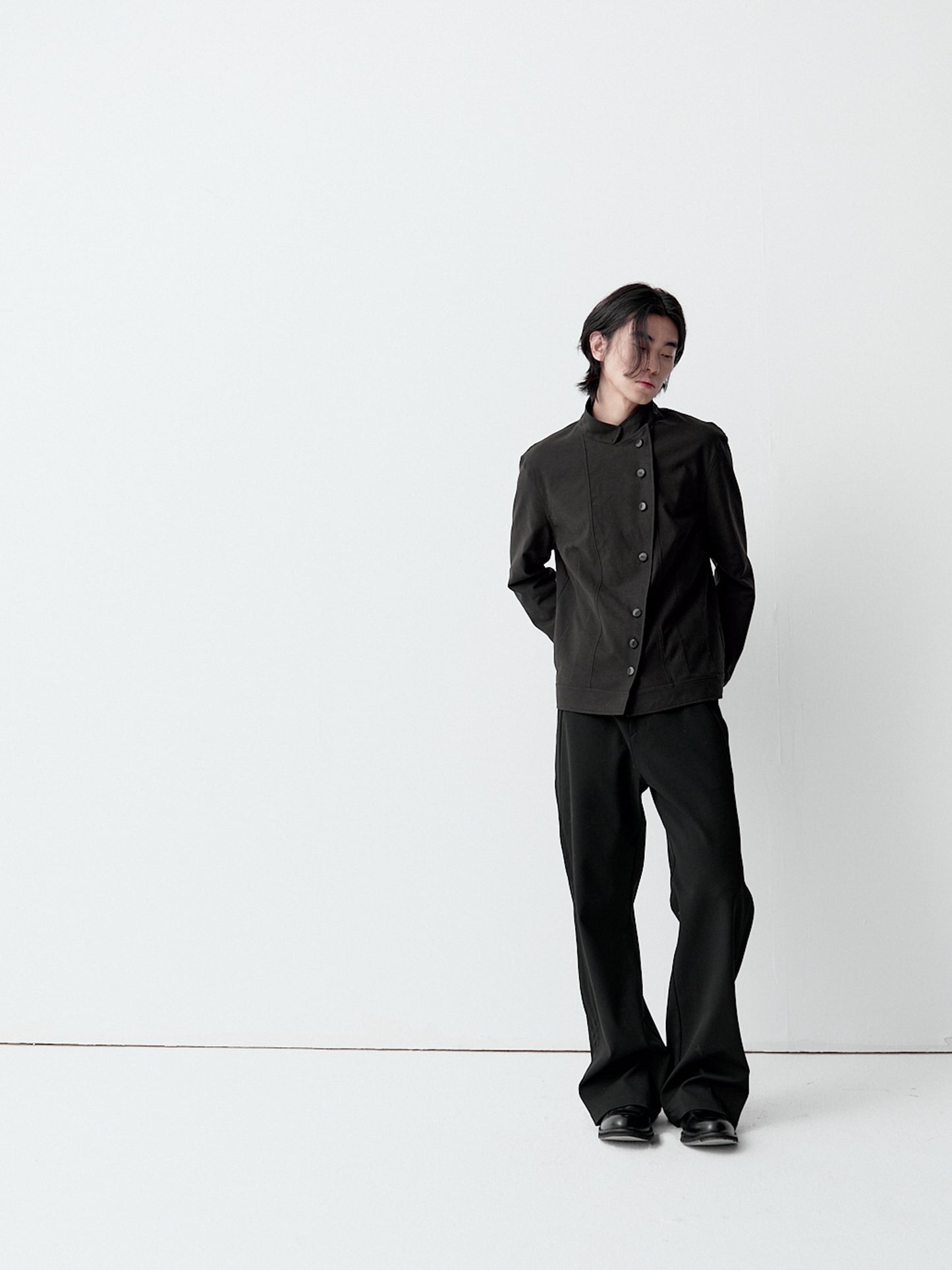 Slanted placket stand-up collar button-down jacket