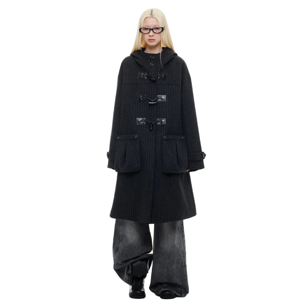 Hooded horn button coat