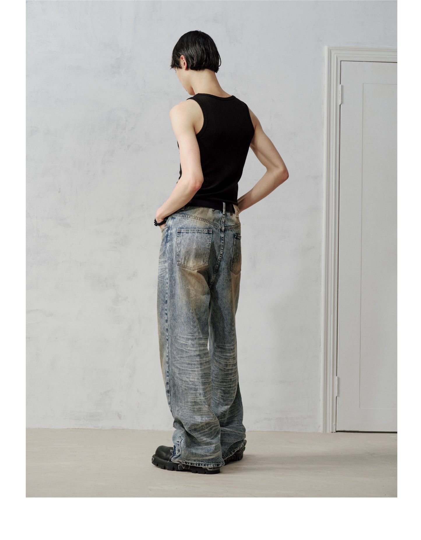 Wide-leg Dirty washed jeans