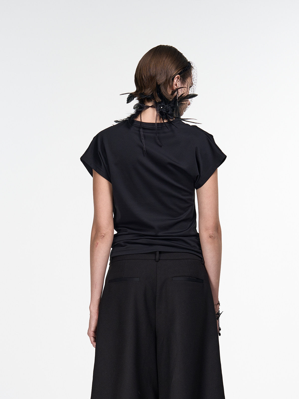 Slim Shoulder Black Dark Sleeves