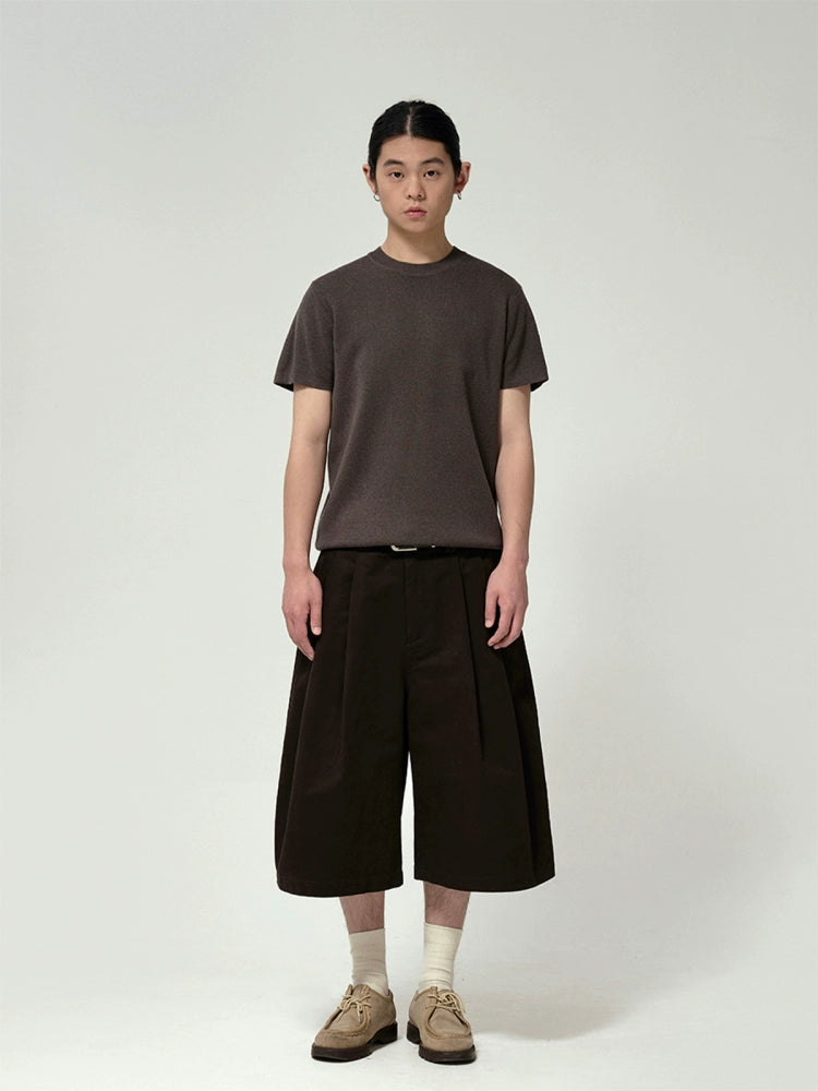 Double pleats cropped shorts
