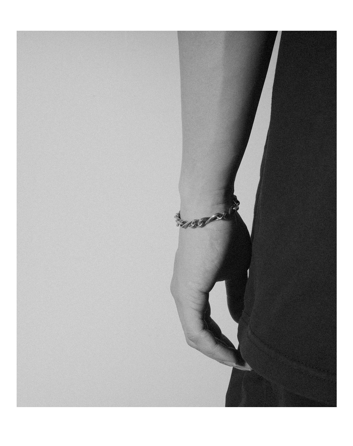 Infinite ring buckle bracelet