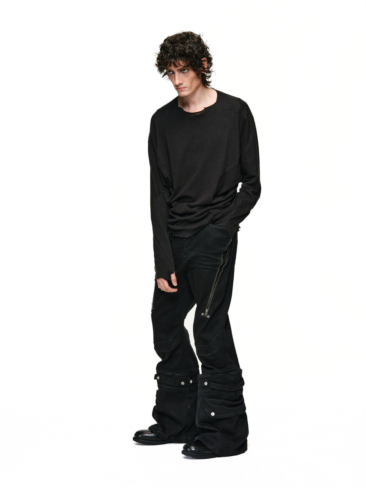 SPIRAL DISTRESSED LONG-SLEEVE TEE