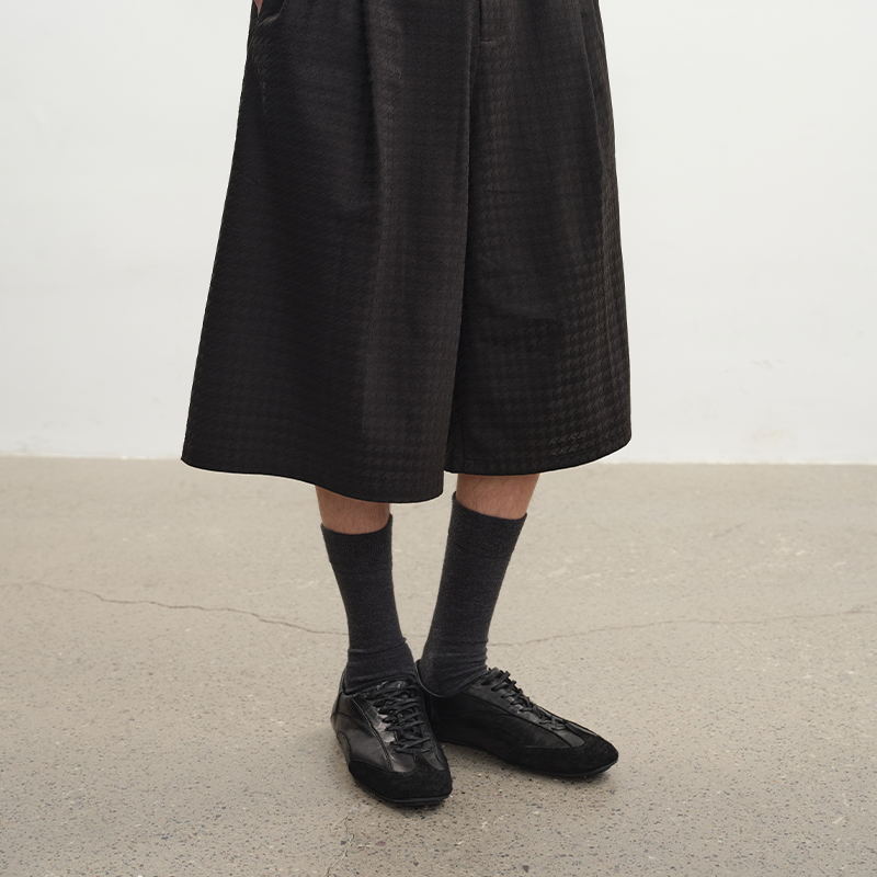 Washed horse leather shoes