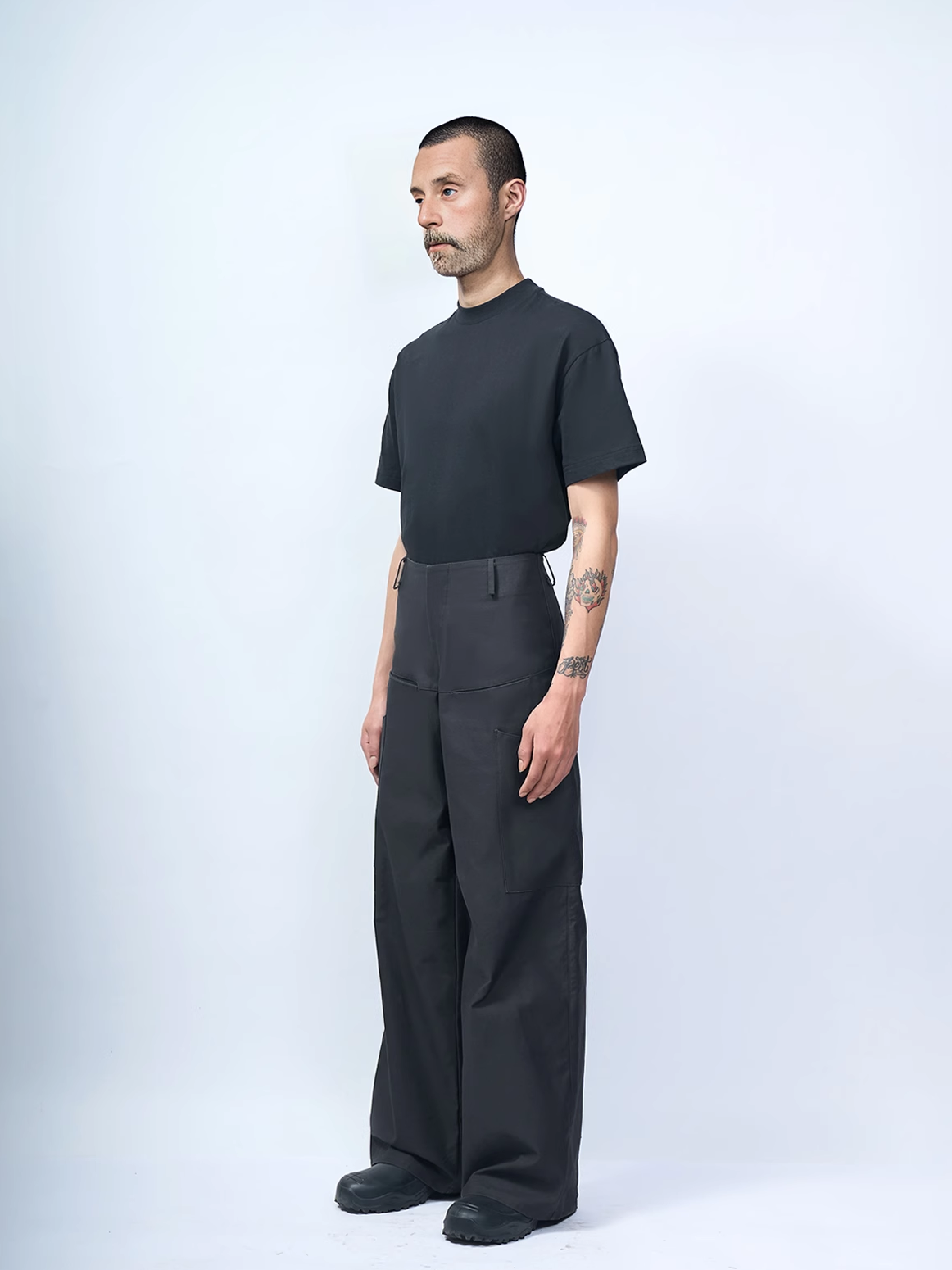 Cross Cut Washed Wide-Leg Cargo Pants
