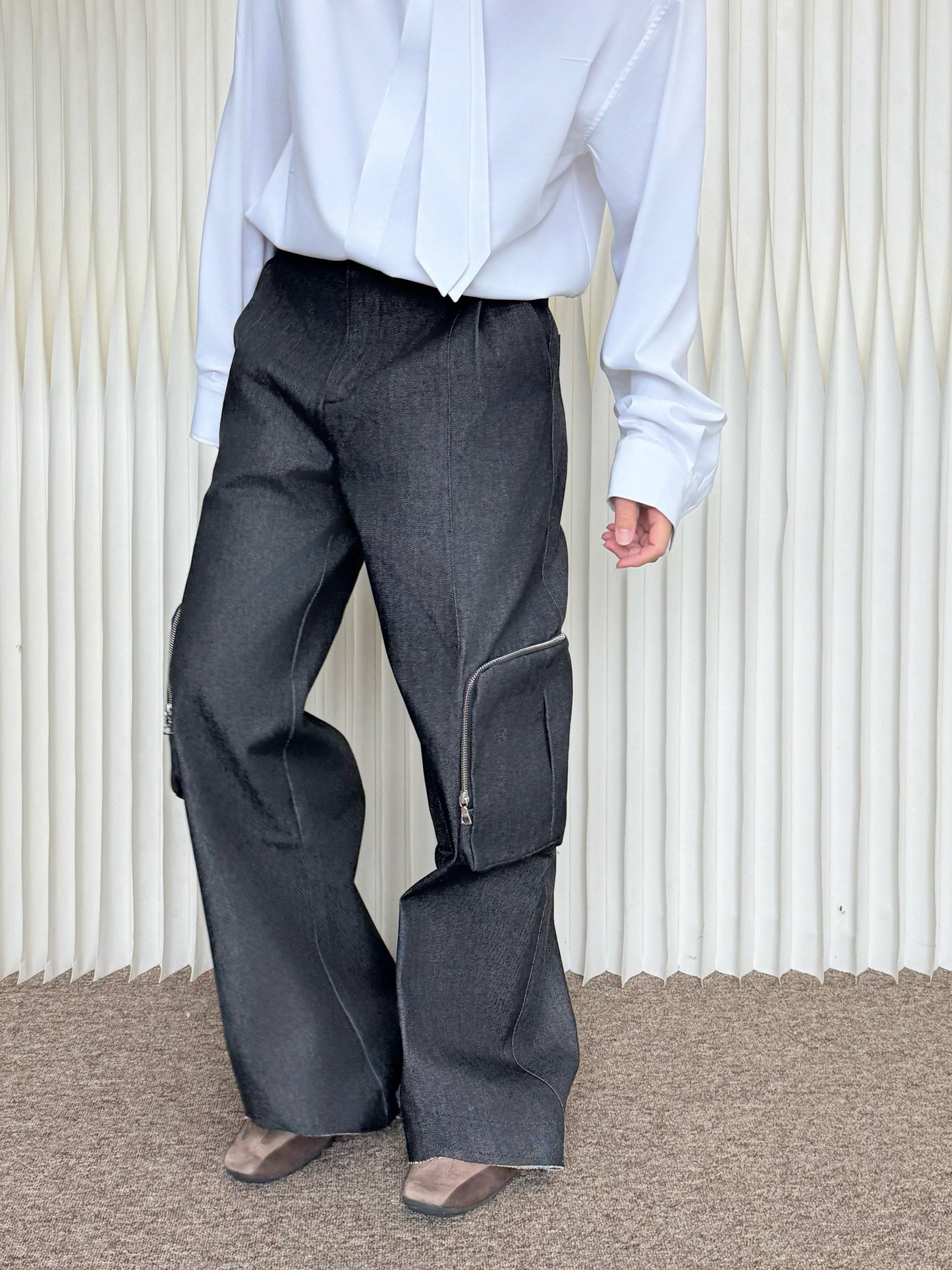 Zip pocket raw denim cargo pants
