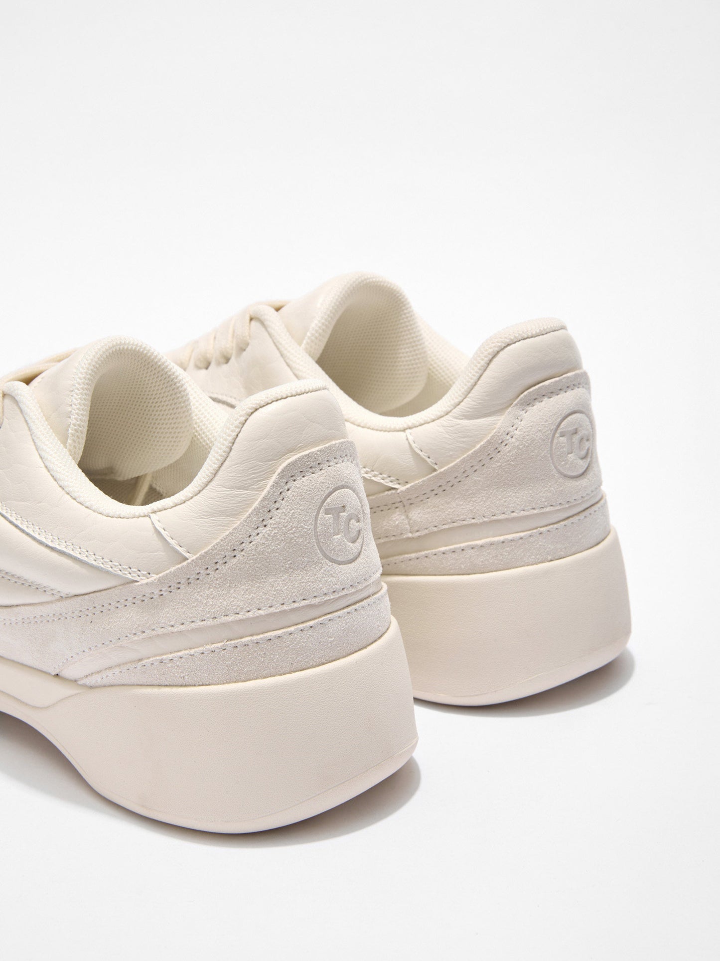 Cowhide Curve Stray Shoes