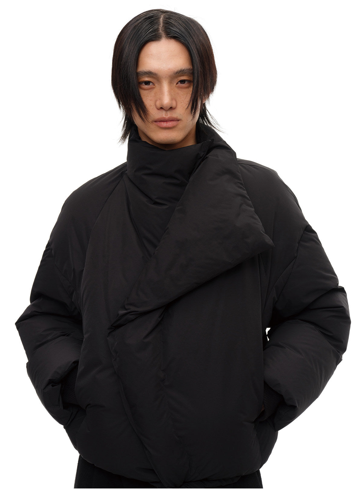 Curved zipper turtleneck down jacket