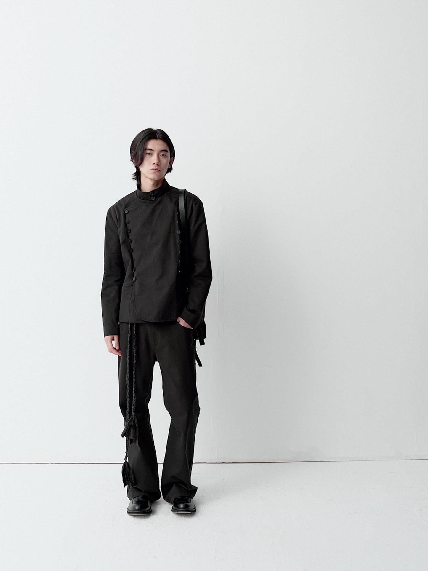 Multi-button cropped jacket