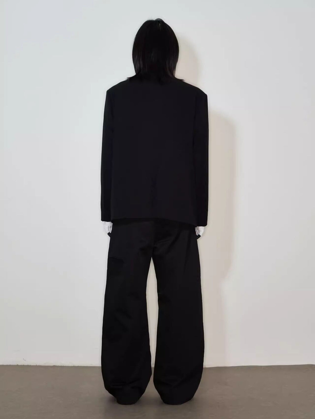 Slanted placket pleated blazer