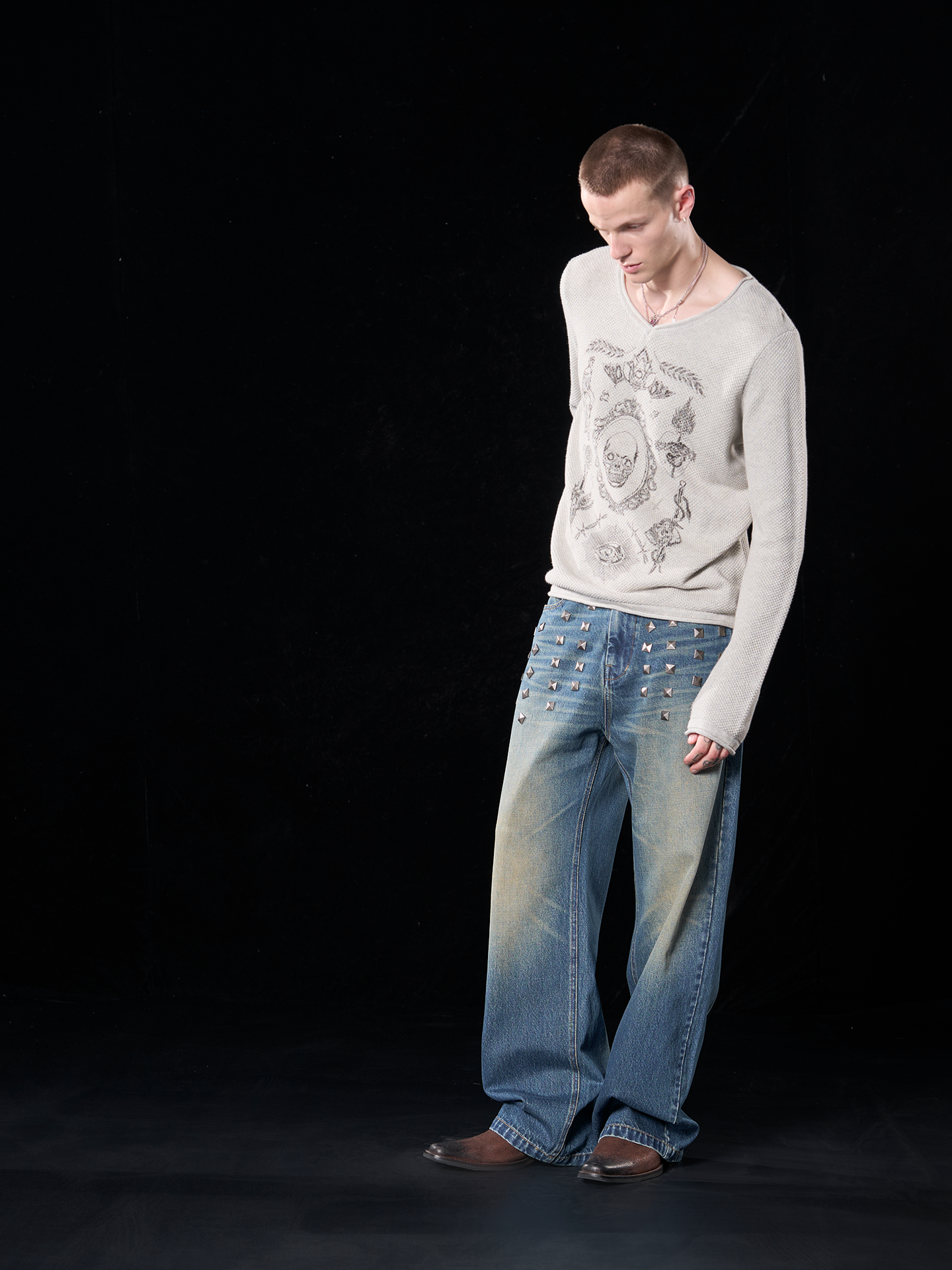 'SKULLTATTOO'  wool V-neck sweater
