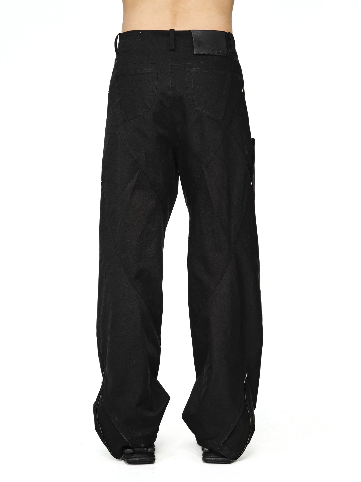 "Maestro" 3D spiral cut curved pants