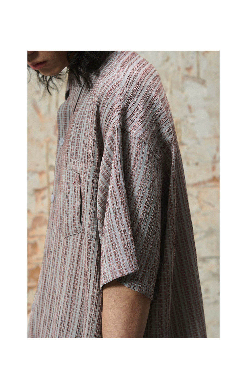 "commuting" pleated short-sleeved shirt