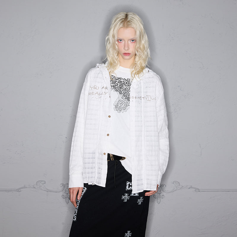 Wrinkled strip multi-form print hooded shirt