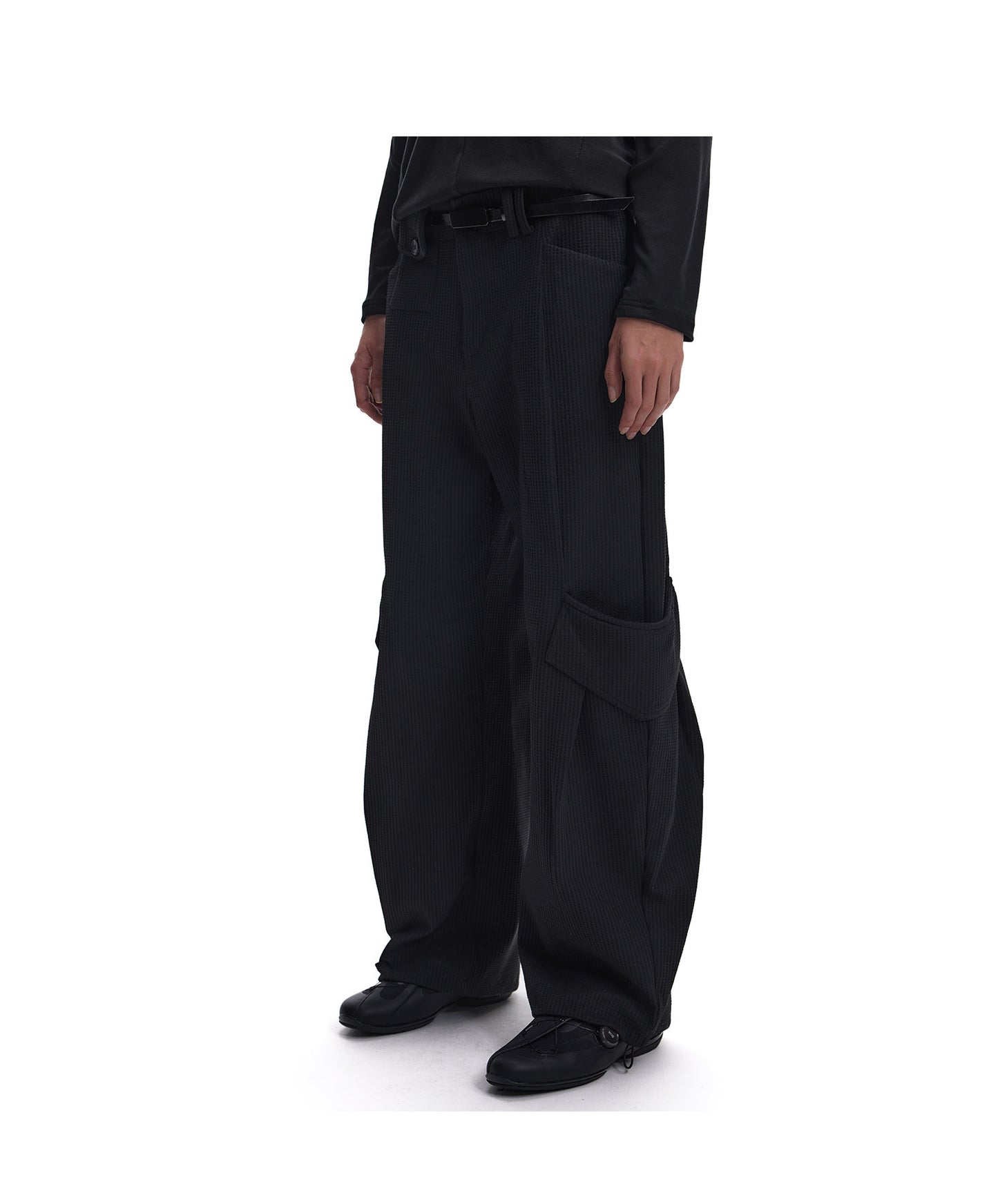 Waffle texture pocket pleated pants