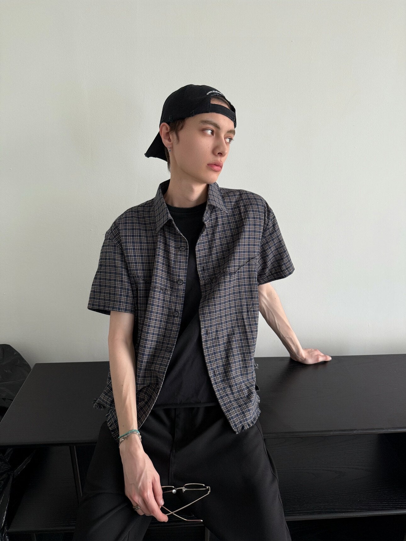 Copped short-sleeved shirt