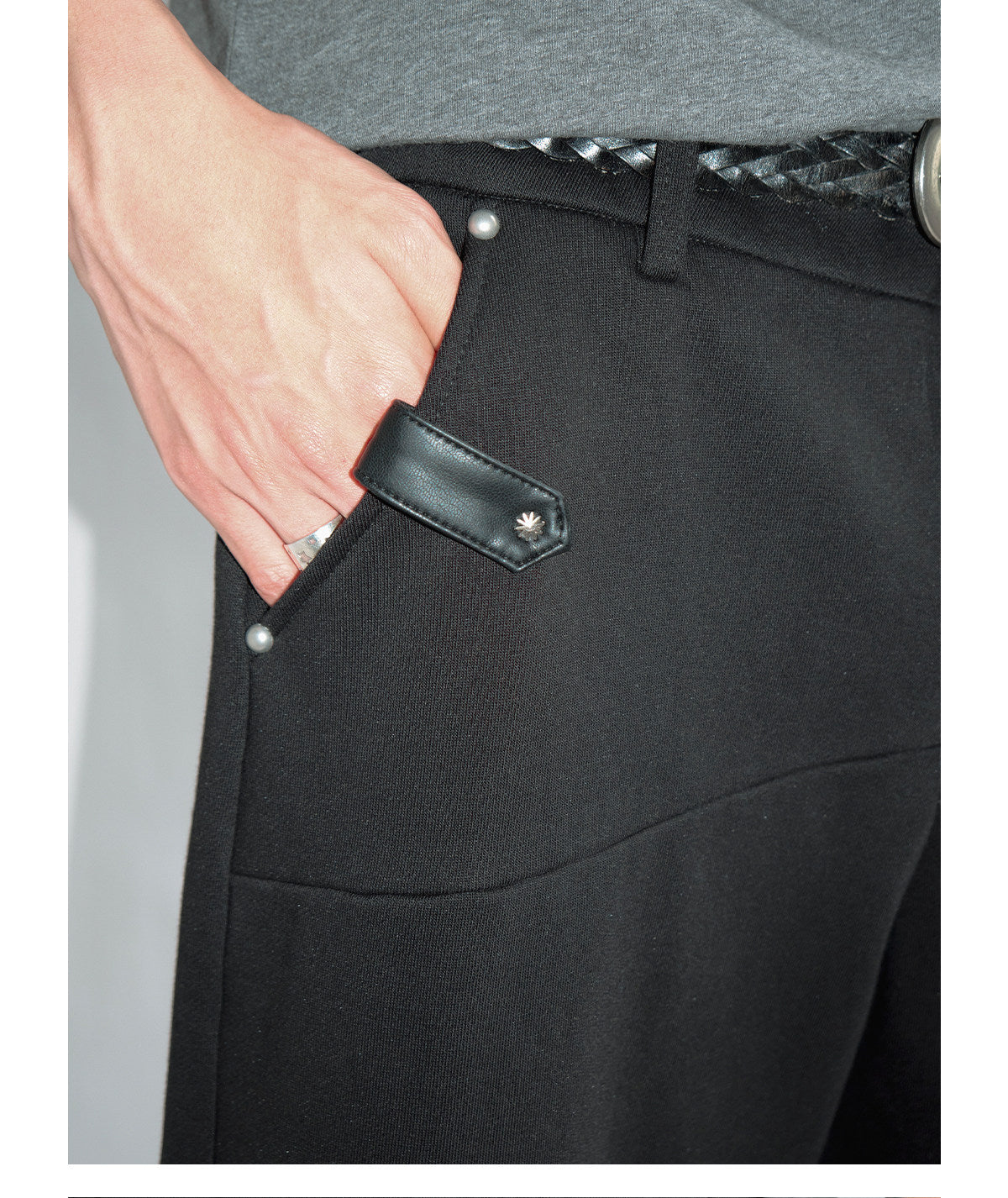 FUNKYFUN Rivet Six-Point Shorts