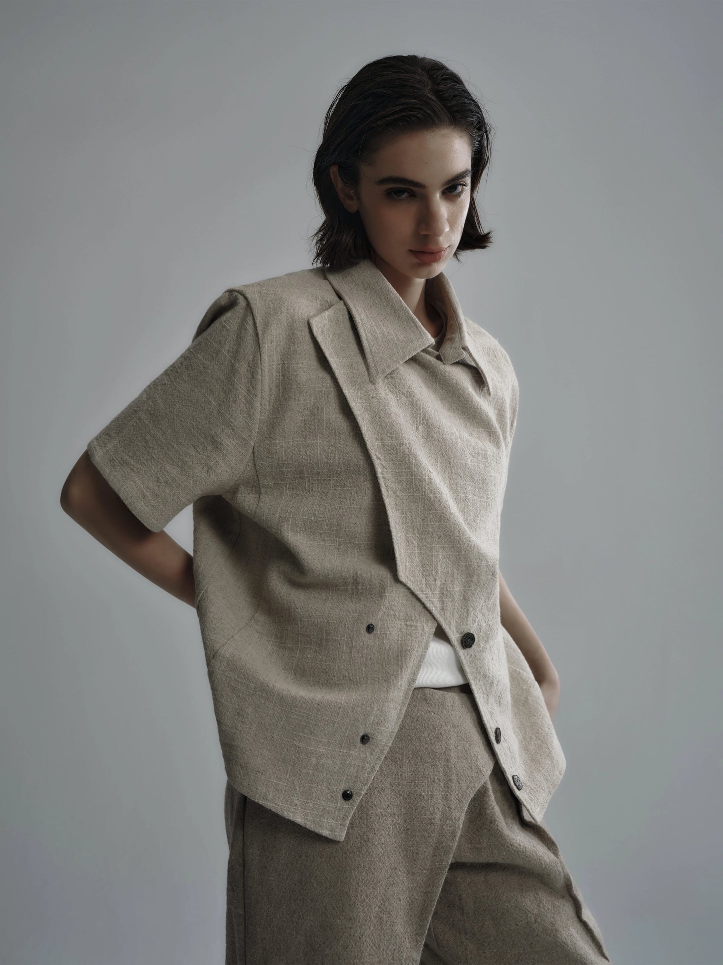 "Accumulation" linen multi-form short-sleeve shirt